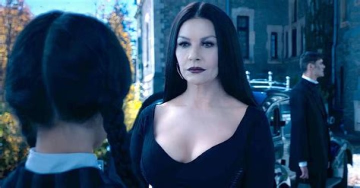 Hello! Christina Ricci Dressed As The Addams Family’s Morticia Adams Is