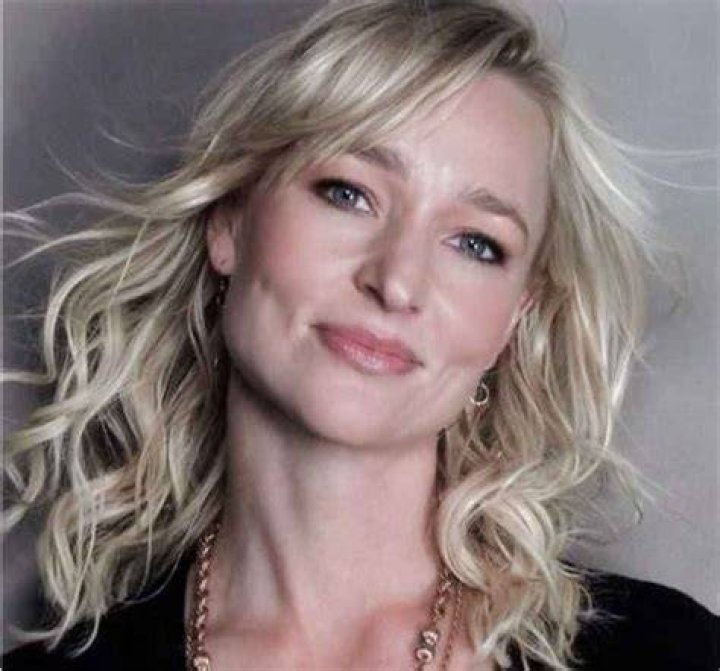 Kari Matchett Biography, Height & Life Story Super Stars Bio