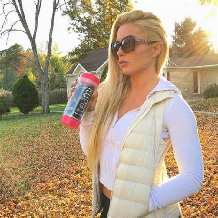 Mandy Sacs WWE ToughEnough 2015 Fitness gurls, Cute outfits, Fashion