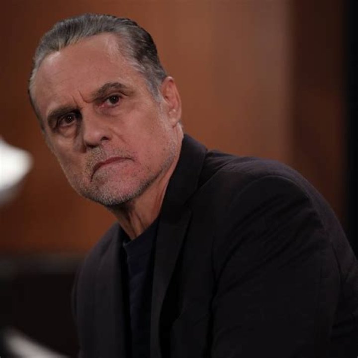 Maurice Benard has a beautiful wife, Paula Smith. Know his net worth
